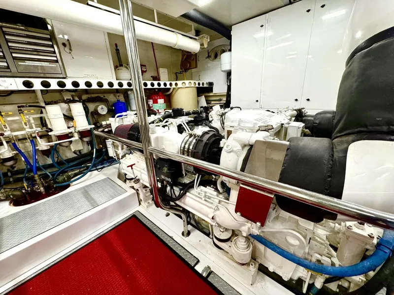 Slide: The Image of Lazzara 94 Motor Yacht 2001 - 60