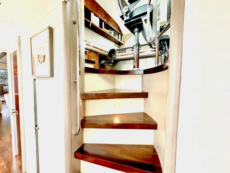 Slide: The Image of Lazzara 94 Motor Yacht 2001 - 9