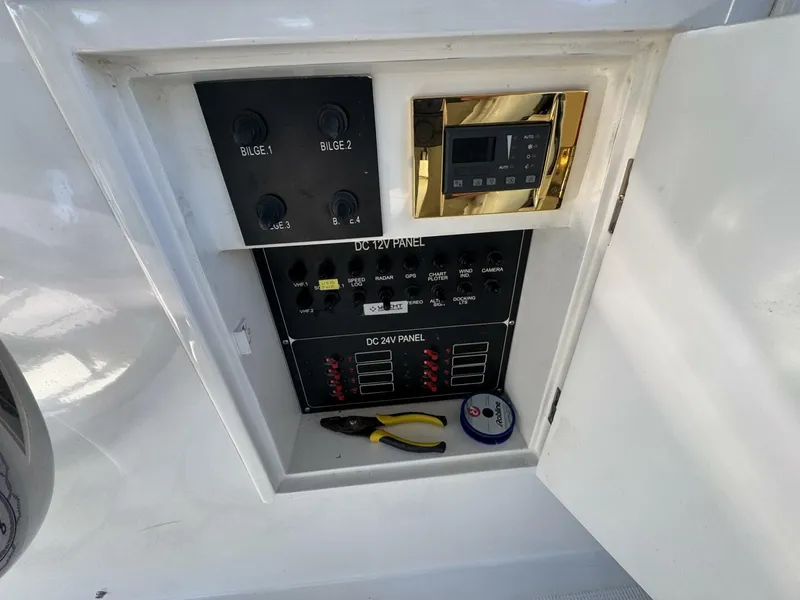 Slide: The Image of Altima 55 Pilothouse 2004 - 16