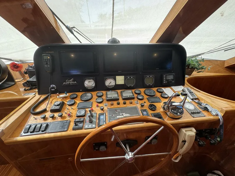 Slide: The Image of Altima 55 Pilothouse 2004 - 31