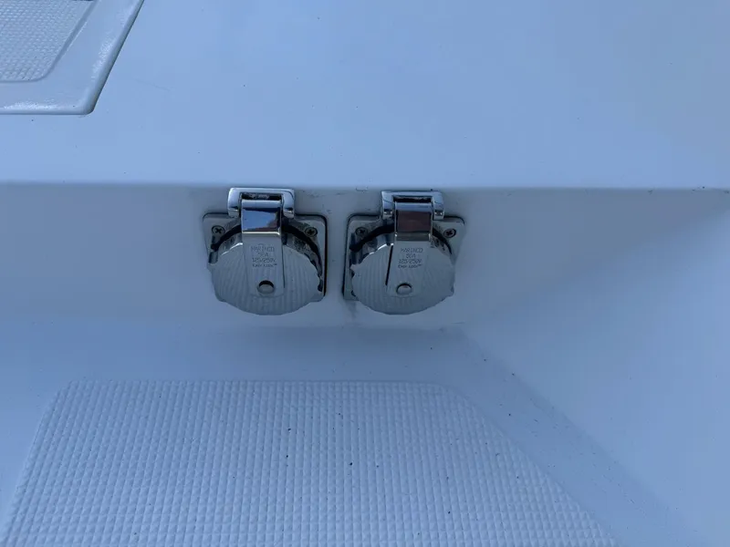 Slide: The Image of Altima 55 Pilothouse 2004 - 7