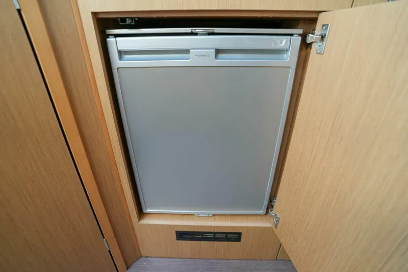 Slide: The Image of Beneteau Flyer 10 2020 - 15