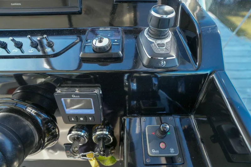 Slide: The Image of Beneteau Flyer 10 2020 - 20