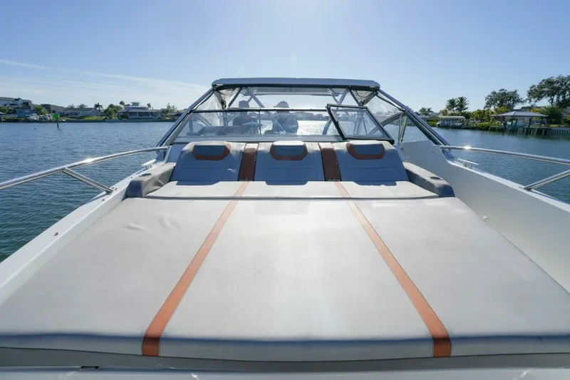 Slide: The Image of Beneteau Flyer 10 2020 - 24