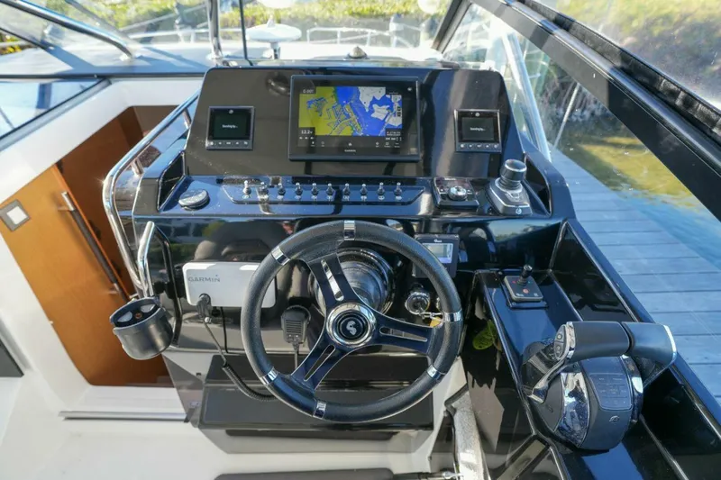 Slide: The Image of Beneteau Flyer 10 2020 - 4