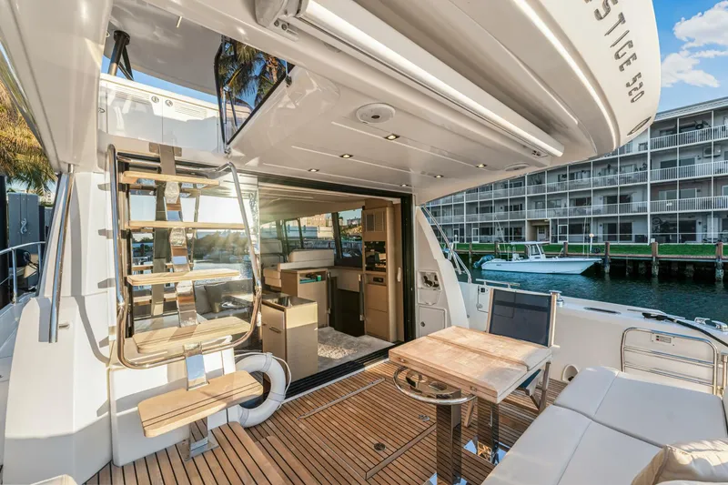 Slide: The Image of Prestige 520 2018 - 10