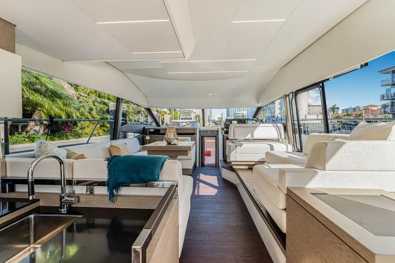 Slide: The Image of Prestige 520 2018 - 20