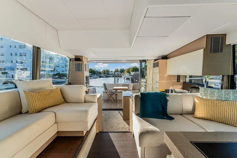 Slide: The Image of Prestige 520 2018 - 21