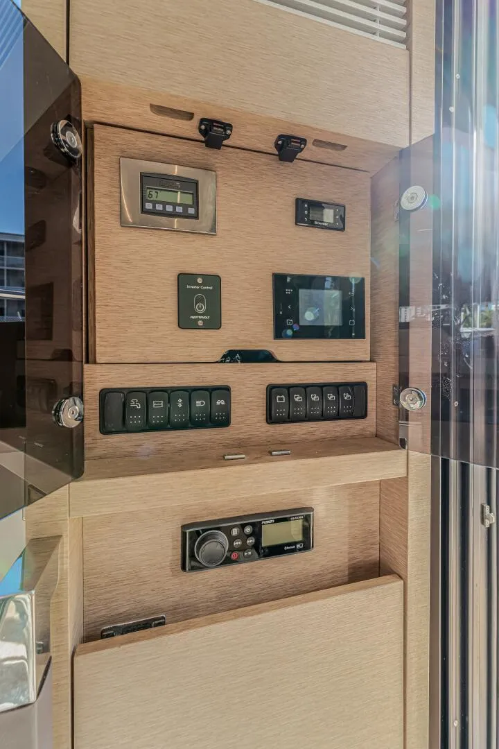Slide: The Image of Prestige 520 2018 - 30