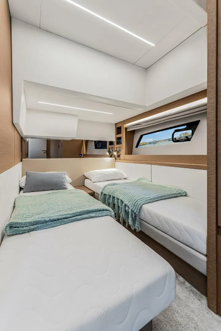 Slide: The Image of Prestige 520 2018 - 45