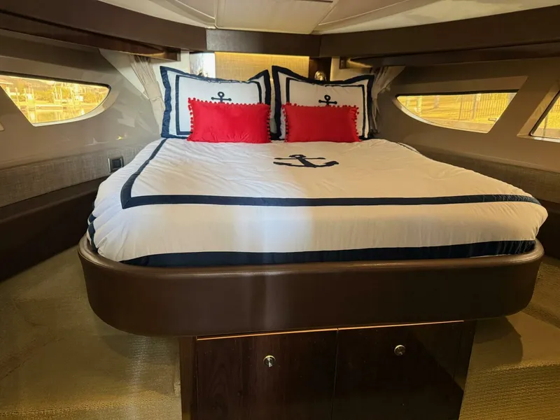 Slide: The Image of Sea Ray 40 Sundancer 2016 - 10