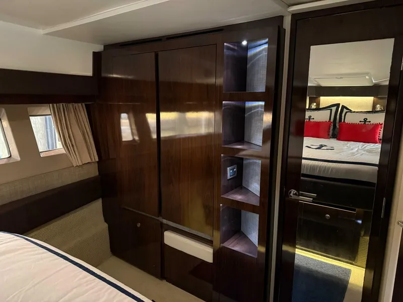Slide: The Image of Sea Ray 40 Sundancer 2016 - 13