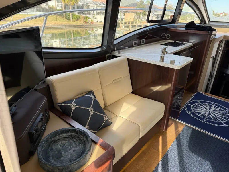 Slide: The Image of Sea Ray 40 Sundancer 2016 - 16