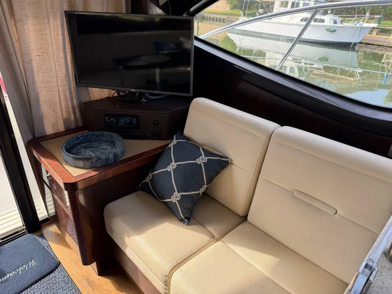 Slide: The Image of Sea Ray 40 Sundancer 2016 - 17