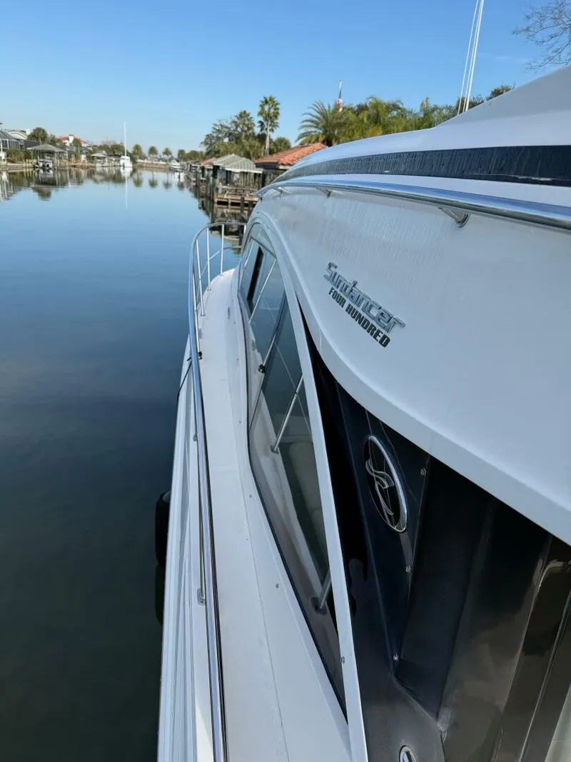 Slide: The Image of Sea Ray 40 Sundancer 2016 - 21