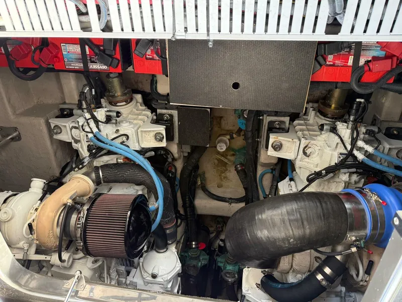 Slide: The Image of Sea Ray 40 Sundancer 2016 - 24