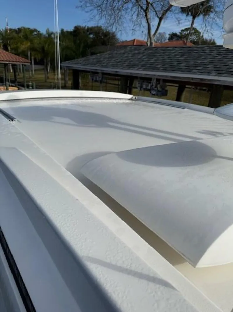 Slide: The Image of Sea Ray 40 Sundancer 2016 - 30
