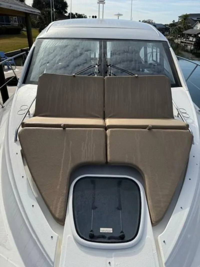 Slide: The Image of Sea Ray 40 Sundancer 2016 - 32