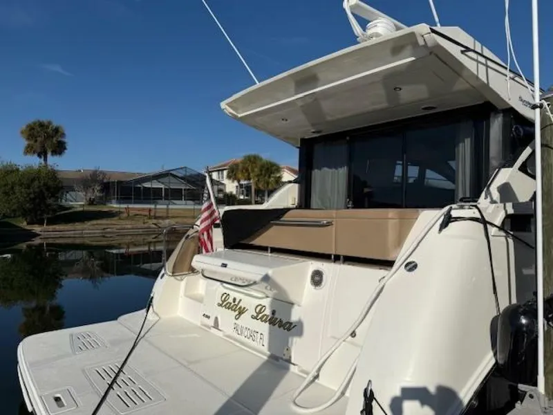 Slide: The Image of Sea Ray 40 Sundancer 2016 - 37
