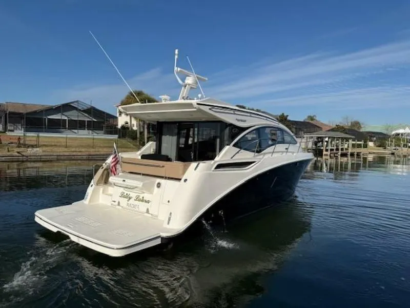 Slide: The Image of Sea Ray 40 Sundancer 2016 - 38