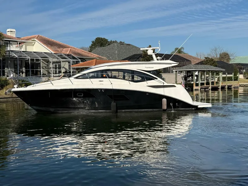 Slide: The Image of Sea Ray 40 Sundancer 2016 - 40