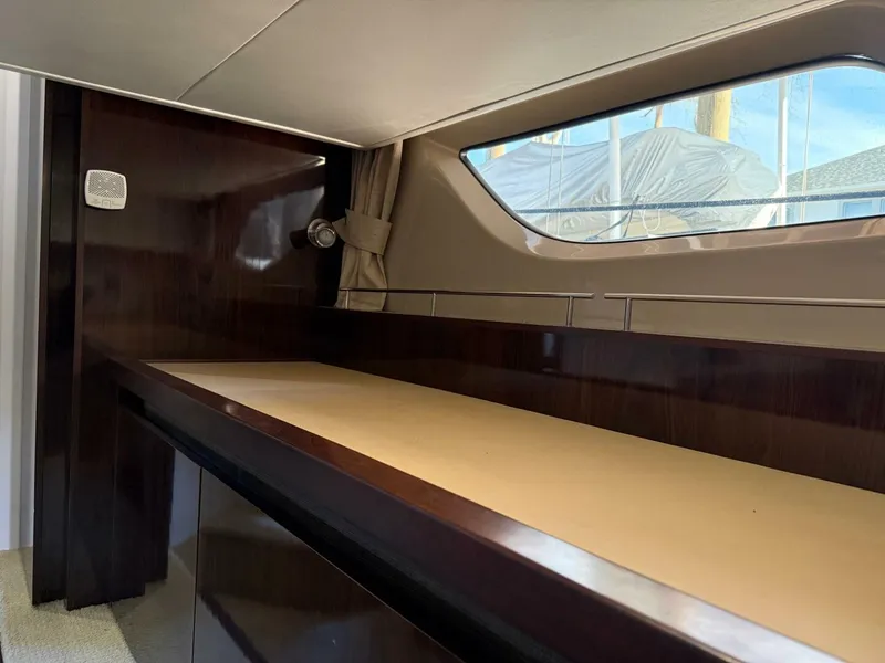Slide: The Image of Sea Ray 40 Sundancer 2016 - 7