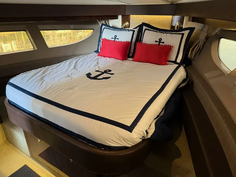 Slide: The Image of Sea Ray 40 Sundancer 2016 - 9