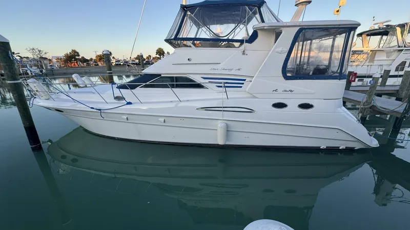 The Image of Sea Ray 420 Aft Cabin 2000 - 0
