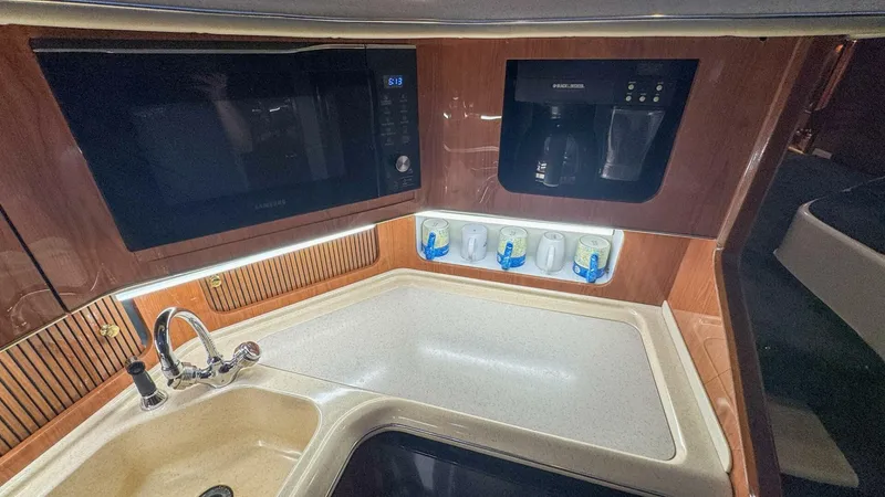 Slide: The Image of Sea Ray 420 Aft Cabin 2000 - 29