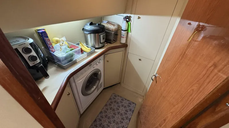 Slide: The Image of Sea Ray 420 Aft Cabin 2000 - 31