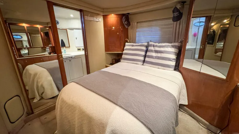 Slide: The Image of Sea Ray 420 Aft Cabin 2000 - 34