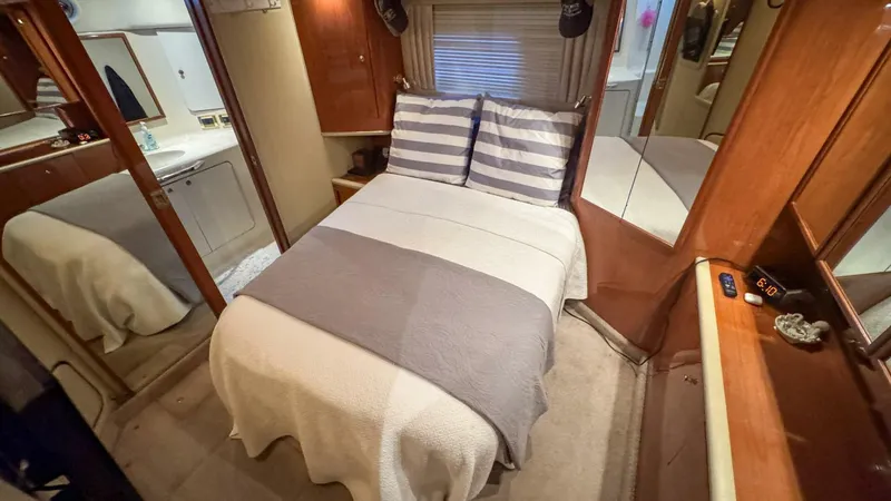 Slide: The Image of Sea Ray 420 Aft Cabin 2000 - 35