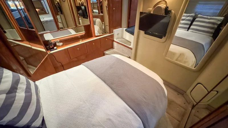 Slide: The Image of Sea Ray 420 Aft Cabin 2000 - 42