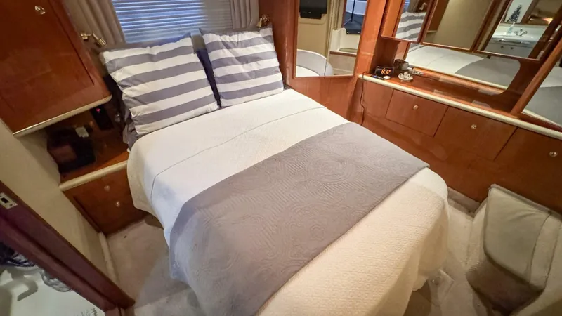 Slide: The Image of Sea Ray 420 Aft Cabin 2000 - 43