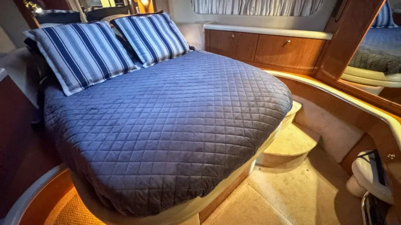 Slide: The Image of Sea Ray 420 Aft Cabin 2000 - 45