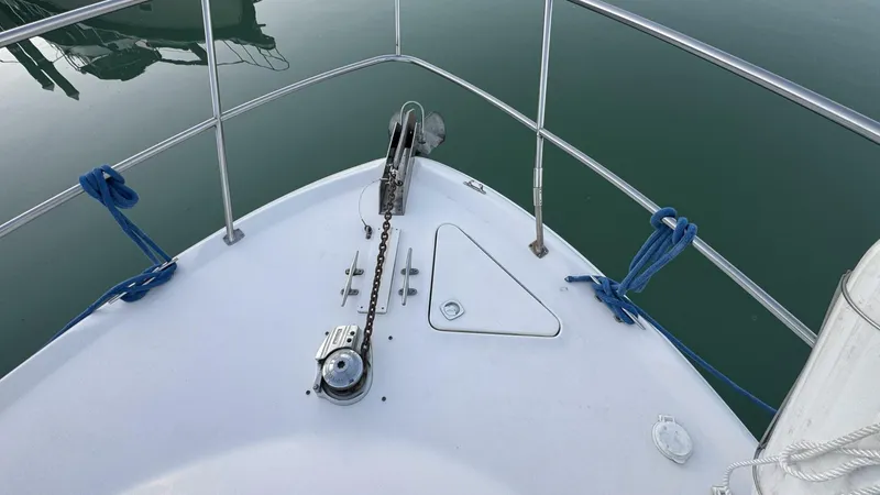 Slide: The Image of Sea Ray 420 Aft Cabin 2000 - 58