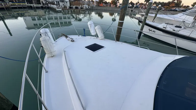 Slide: The Image of Sea Ray 420 Aft Cabin 2000 - 60