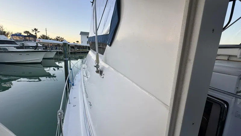 Slide: The Image of Sea Ray 420 Aft Cabin 2000 - 61