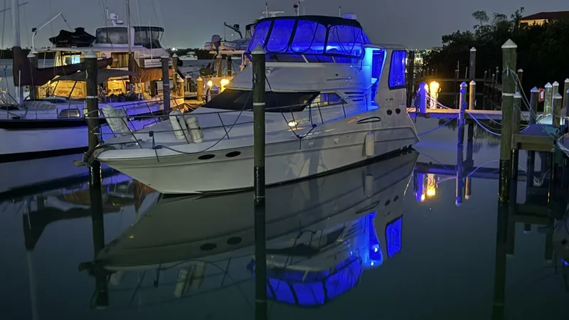 Slide: The Image of Sea Ray 420 Aft Cabin 2000 - 64