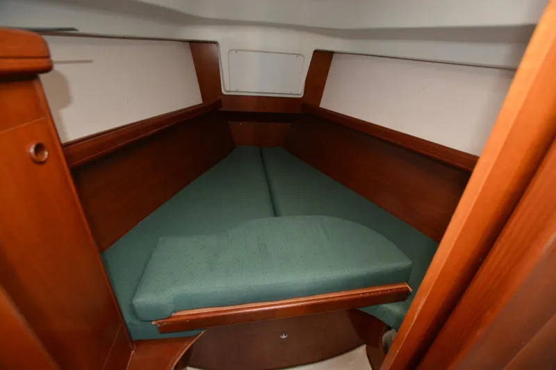 Slide: The Image of Beneteau Oceanis 331 2002 - 5