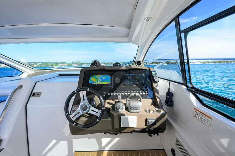 Slide: The Image of Azimut Atlantis 45 2020 - 25
