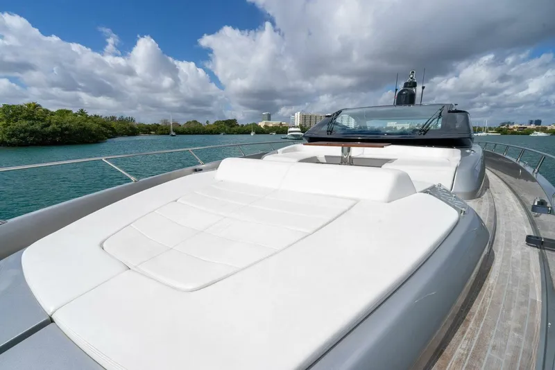 Slide: The Image of Riva 68 Diable 2023 - 13
