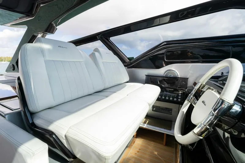 Slide: The Image of Riva 68 Diable 2023 - 18