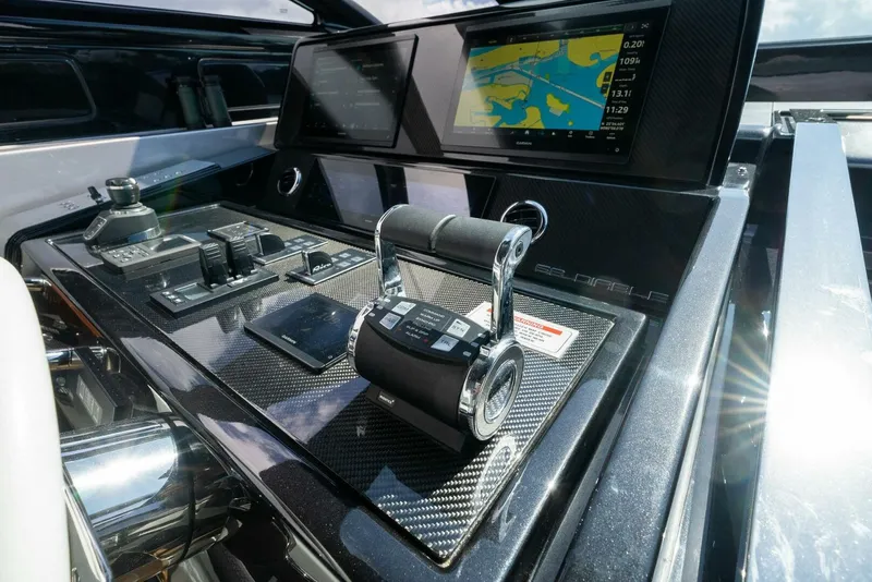 Slide: The Image of Riva 68 Diable 2023 - 21