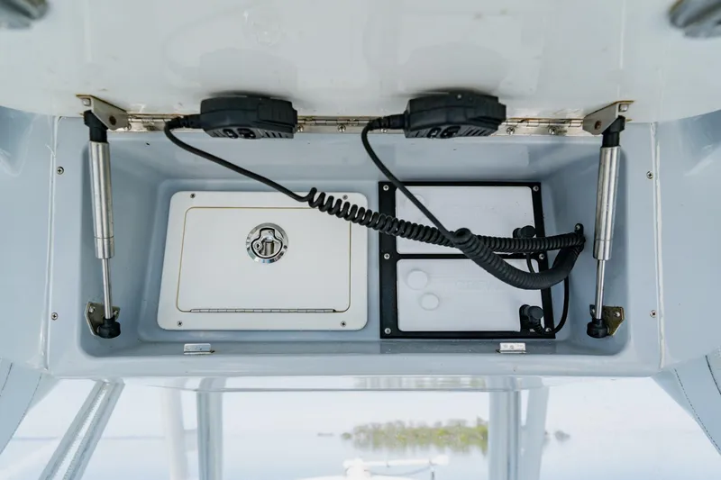 Slide: The Image of Yellowfin Offshore 2015 - 20