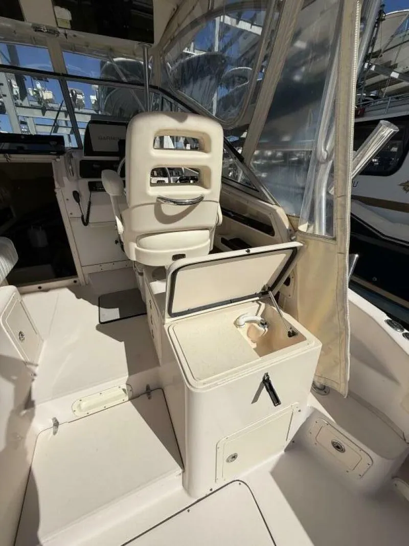 Slide: The Image of Grady-White Marlin 300 2007 - 10