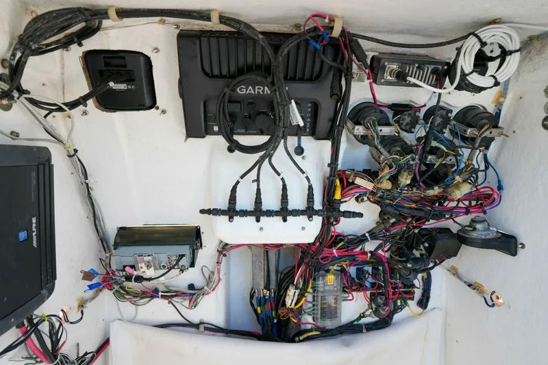 Slide: The Image of Stamas 270 Tarpon 2002 - 10