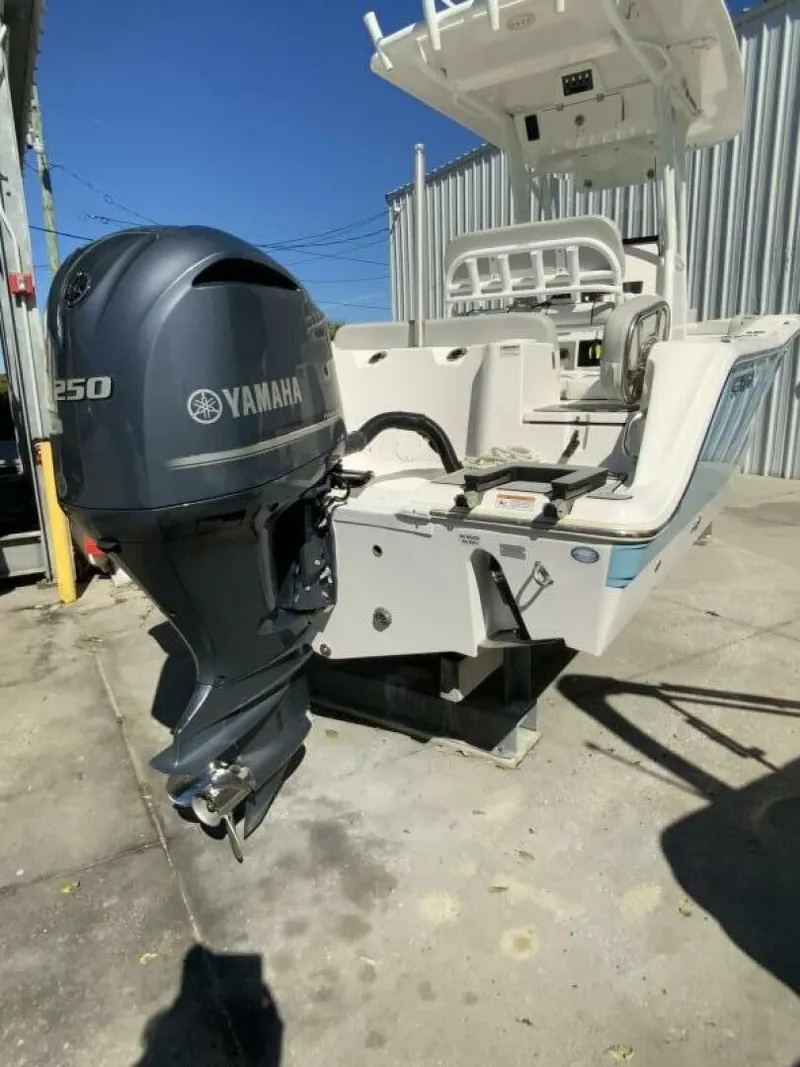 Slide: The Image of Sea Fox 228 Commander 2022 - 14