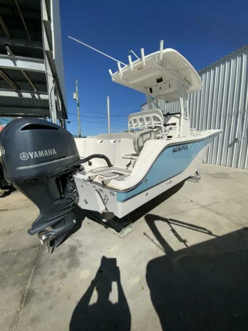 Slide: The Image of Sea Fox 228 Commander 2022 - 15