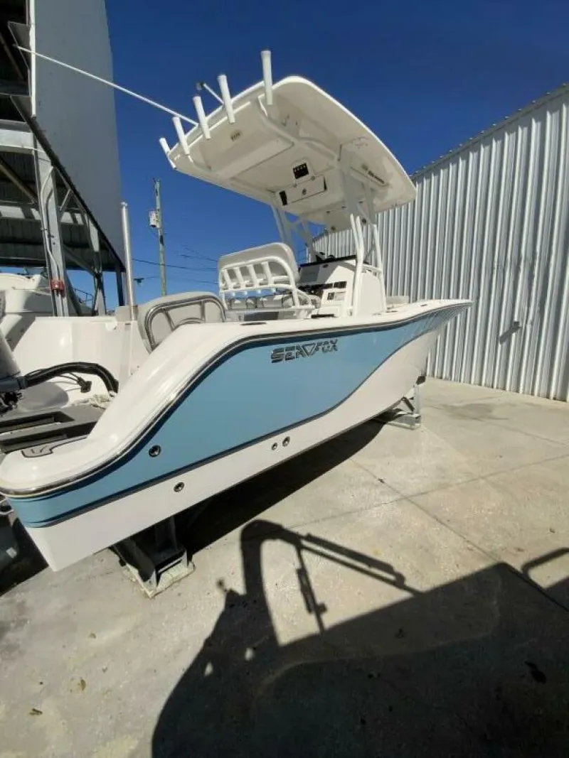 Slide: The Image of Sea Fox 228 Commander 2022 - 16